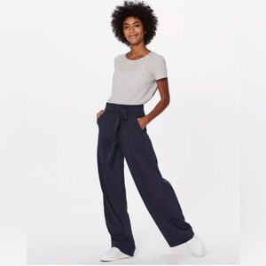 Lululemon Noir pant